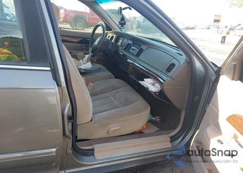 2003 Mercury Grand Marquis Gs z USA, uszkodzony, nr VIN 2MEFM74W73X610973